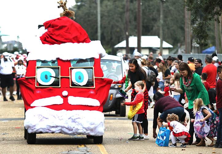 Madisonville makes merry with annual Christmas parade St. Tammany