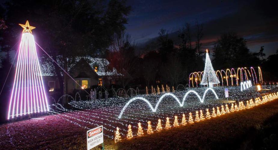 125 Chamale Cove Christmas Lights 2022 A Holiday Highlight Or 'Miserable Event?' Family's Slidell-Area Lights Show  Frustrates Neighbors | News | Nola.com