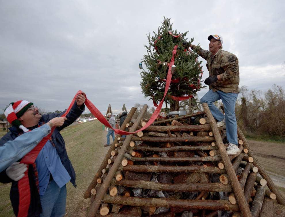 This year’s Christmas Eve bonfires along the Mississippi