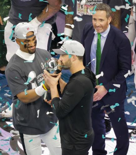 Eagles fan takes New Orleans Super Bowl confetti to moon | Sports ...