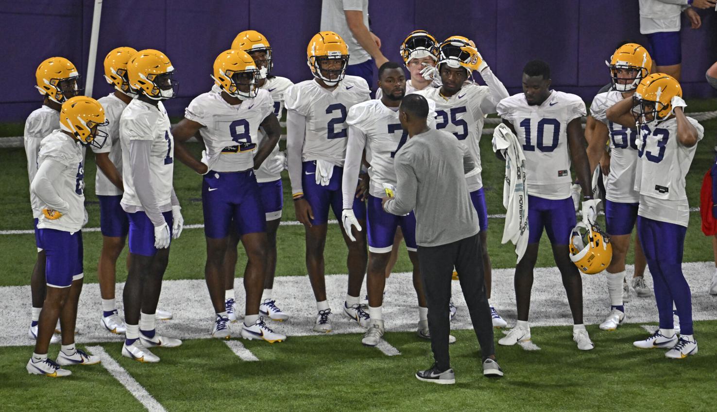 LSU football lands 5star wide receiver Dakorien Moore LSU