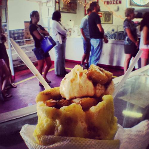 Bananas Foster The history of the classic New Orleans dessert 300