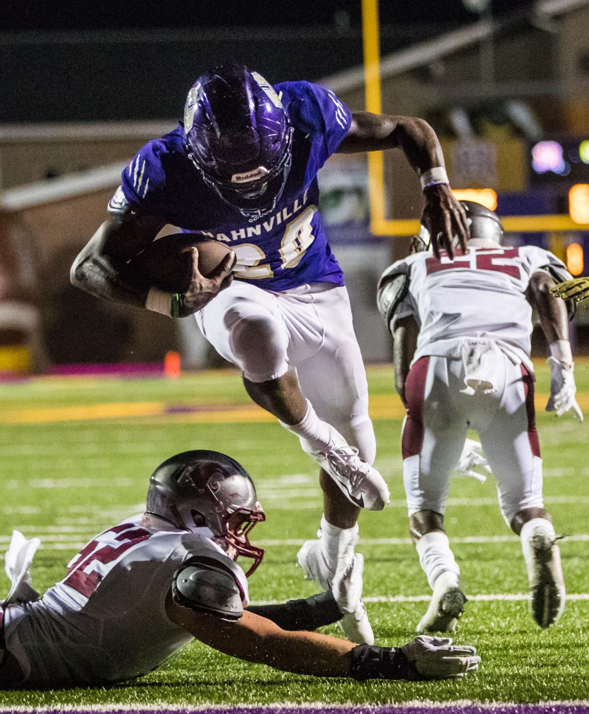 Destrehan Scores Early Rallies Late To Drop Rival Hahnville 28 15