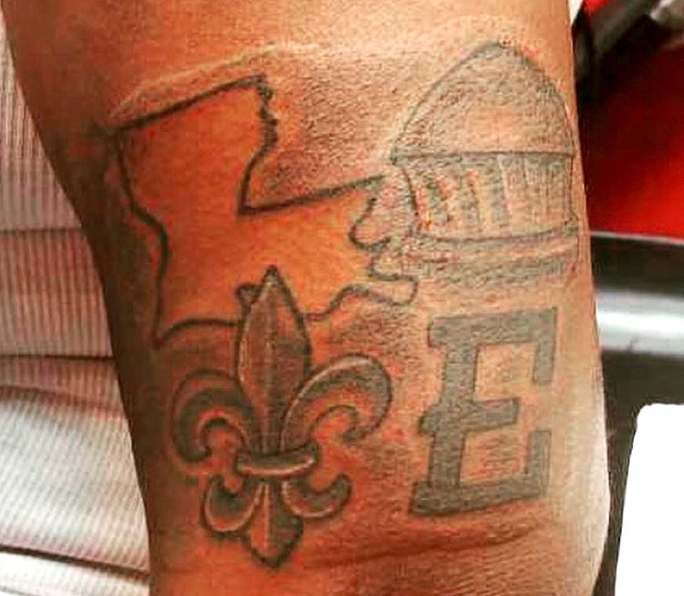 New Orleans Saints Tattoo Fleurdelis Irezumi Ambigram Fleur De Lis  Stencils symmetry symbol sir Saint png  PNGWing