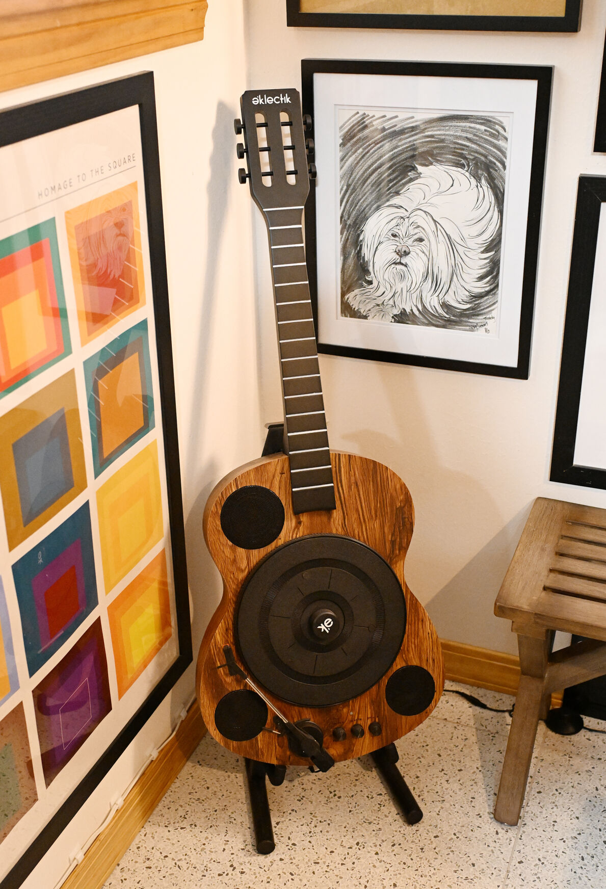 NO.hall.io.68 guitar art museum.