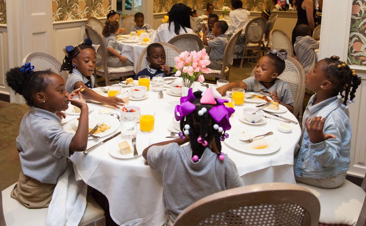 The Finer Points Kindergartners Learn Table Manners At Brennan S Crescent City Community News Nola Com Table manners have evolved over centuries to make the practice of eating with others pleasant and sociable. the finer points kindergartners learn