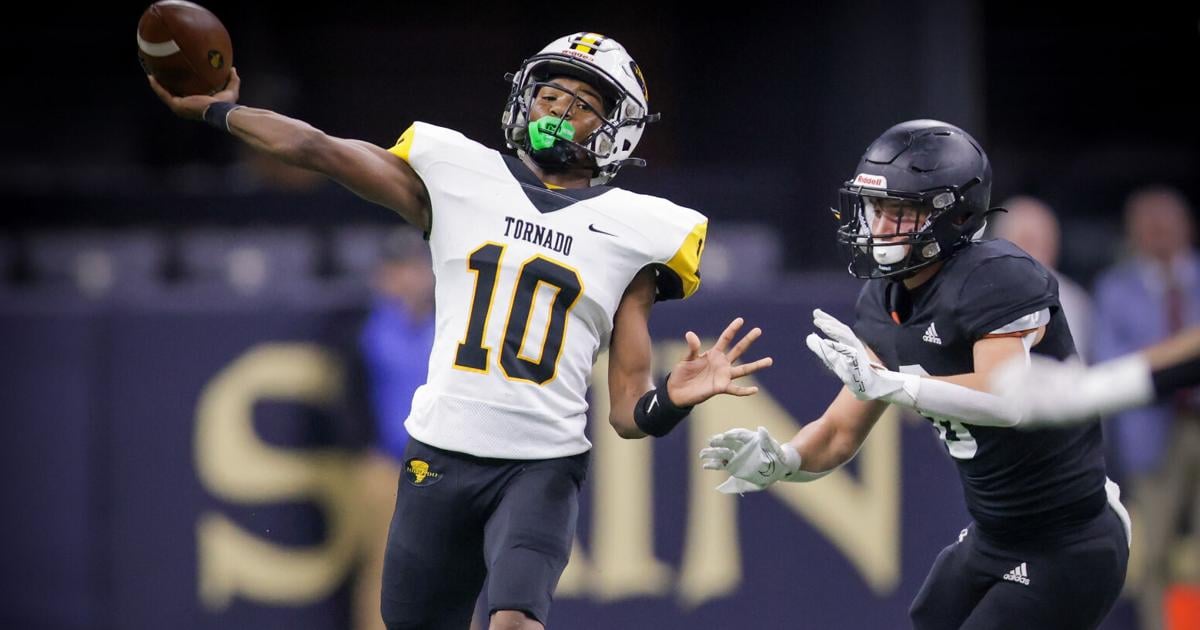 See who is the latest in-state high school football player to commit to LSU