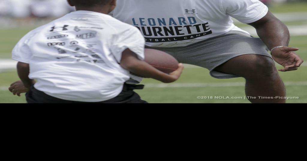 Fournette is back for his second youth football camp