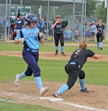 AOL 6, Loyola Prep 5: Hanna Miller's homer in 7th gives Penguins lead
