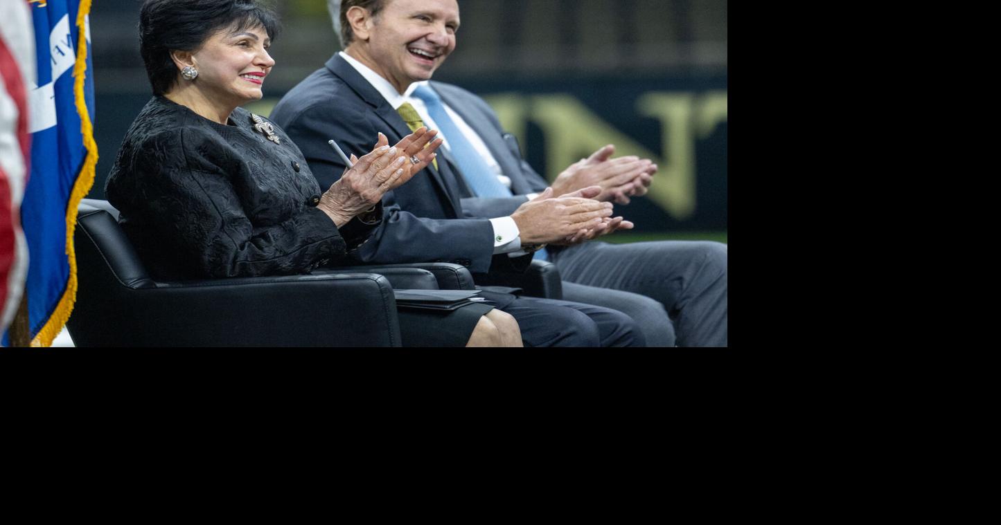 Gayle Benson, Gov. Jeff Landry took more than a dozen king cakes from this Louisiana bakery to NYC