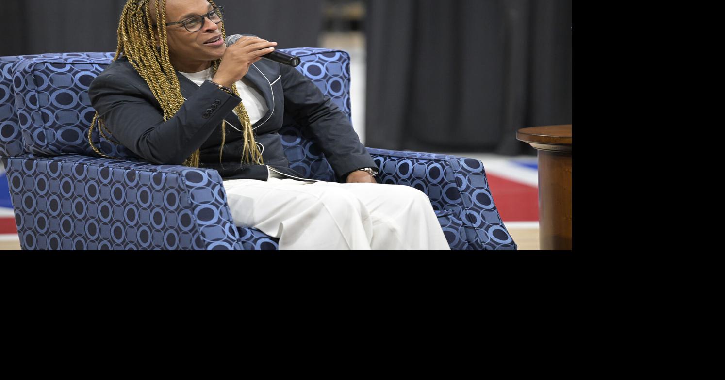 Angel Reese has a like-minded mentor in Teresa Weatherspoon | LSU ...