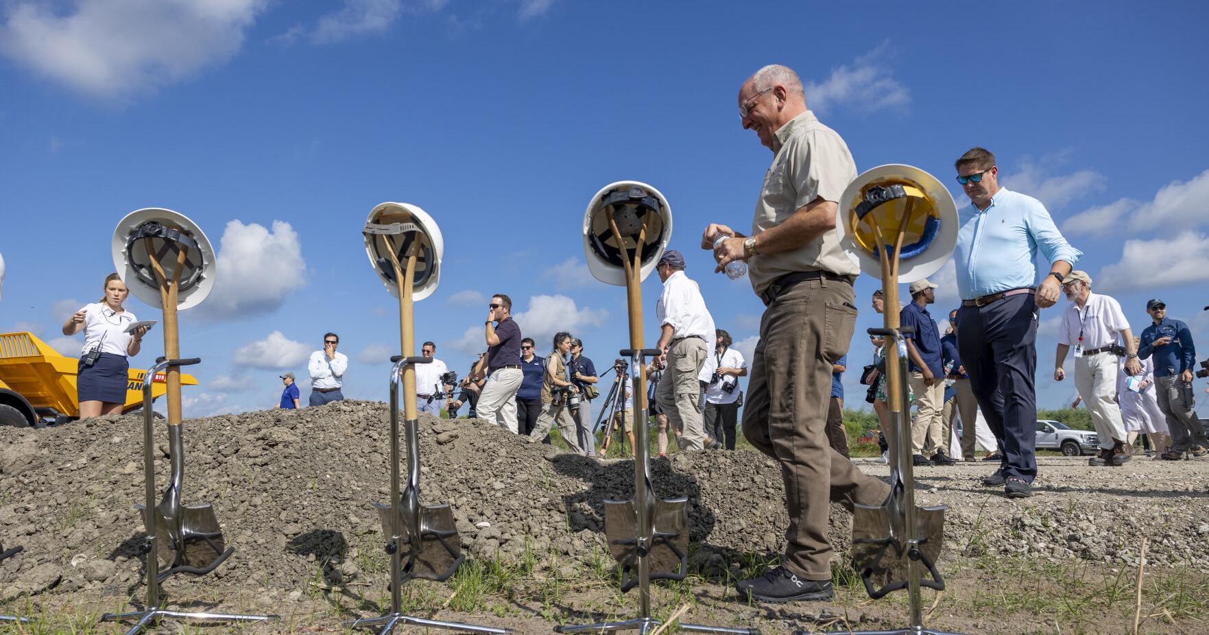 Mid-Barataria Diversion ceremony sparks pro/con comments | Environment - Vimarsana News