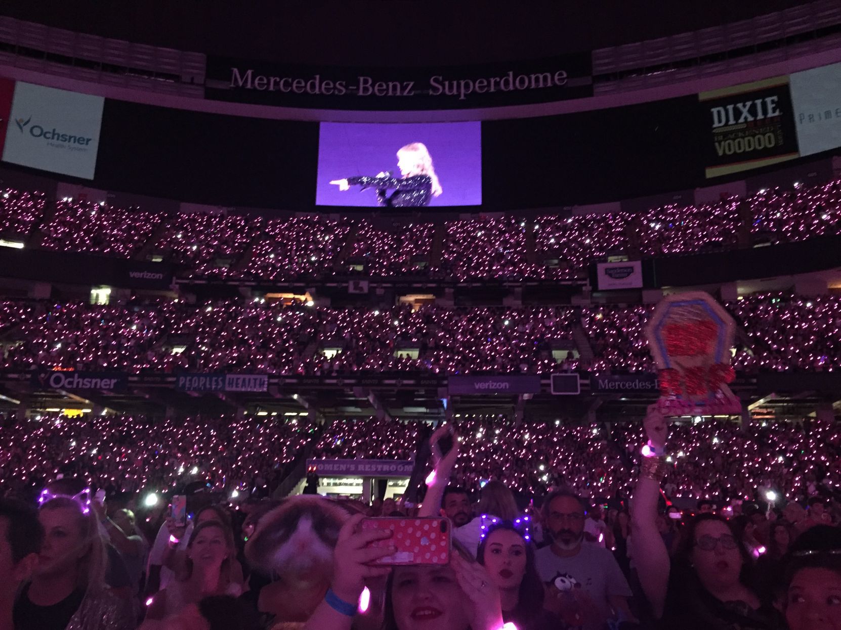 Spera: Taylor Swift dazzles full Superdome with breath-taking