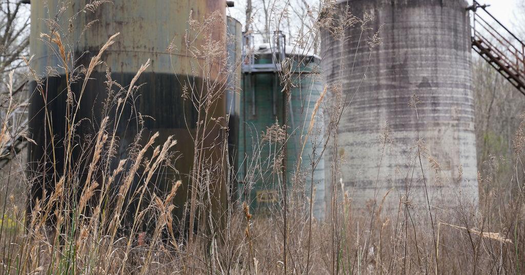 State and U.S. officials tout spending to plug 'orphan wells ...