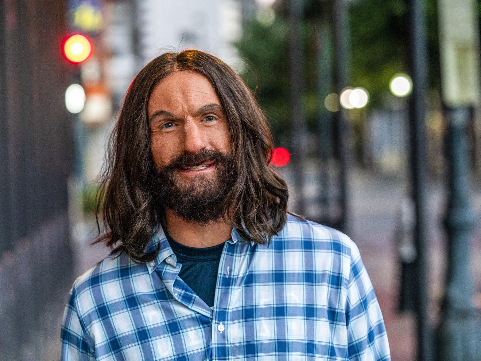 Drew Brees Is An Eager Though Unskilled Dishwasher In Upcoming Undercover Boss Episode Moviestv Nolacom Drew Brees Is An Eager Though Unskilled Dishwasher In Upcoming Undercover Boss Episode Moviestv Nolacom