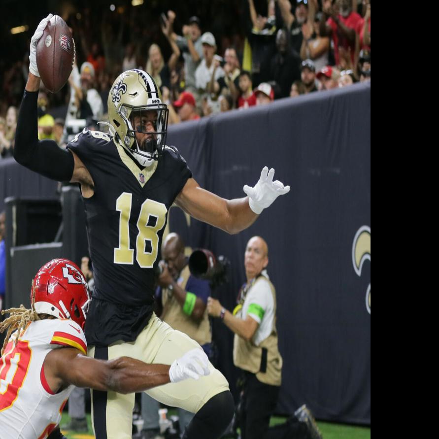 Derek Carr throws a TD pass in his Saints debut, a 26-24 preseason