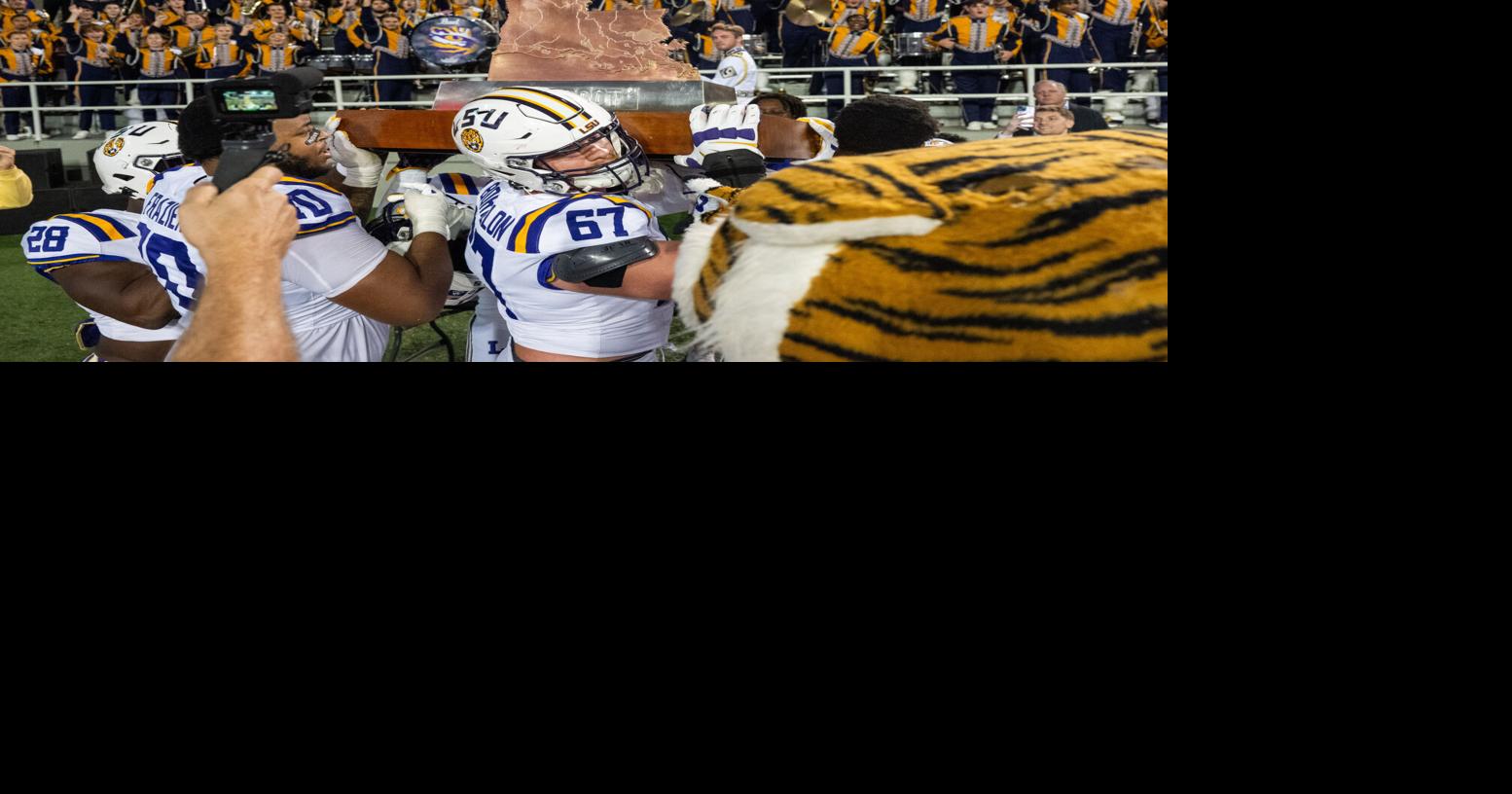 Photos: LSU Defense stymies Arkansas in 34-10 road win