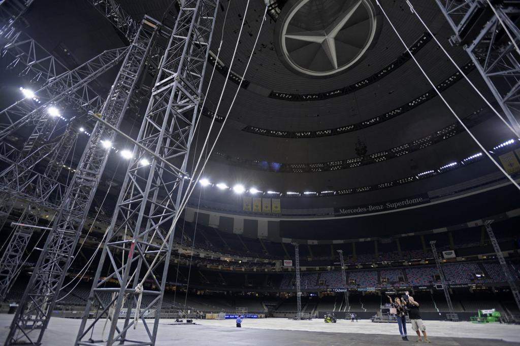 Take A Sneak Peek At U2 S Superdome Spectacle Stage Ahead Of