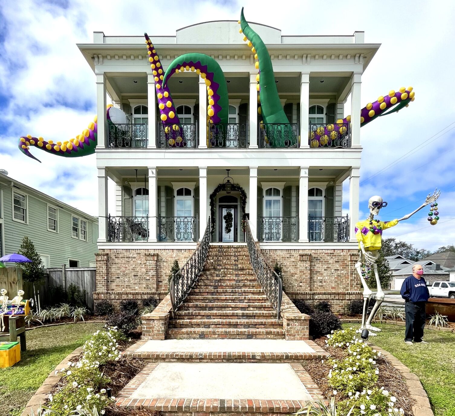 Ghost Manor on Magazine, 'kraken' house in Lakeview will be back for