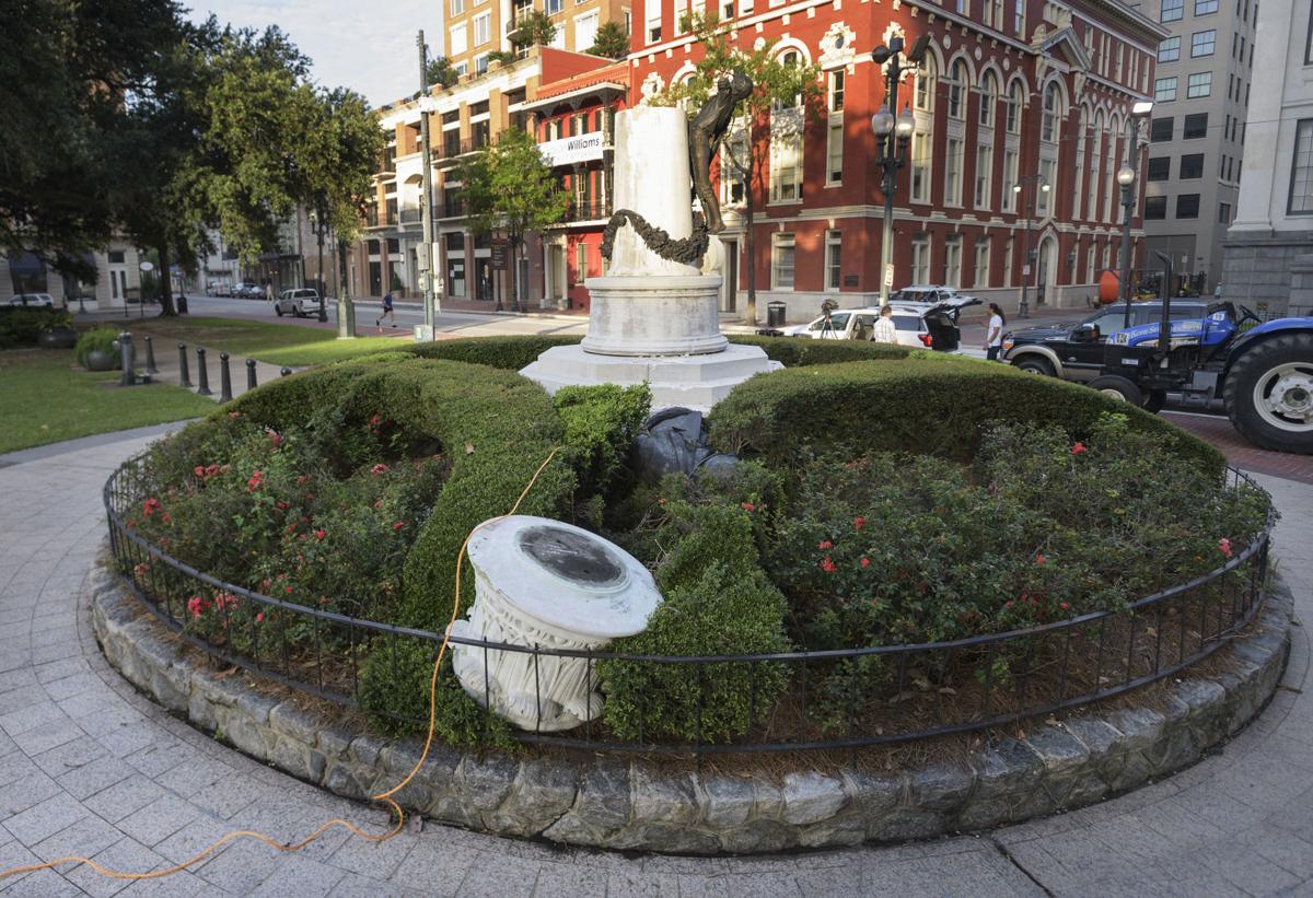 Photos Confederate monuments in New Orleans vandalized Photos