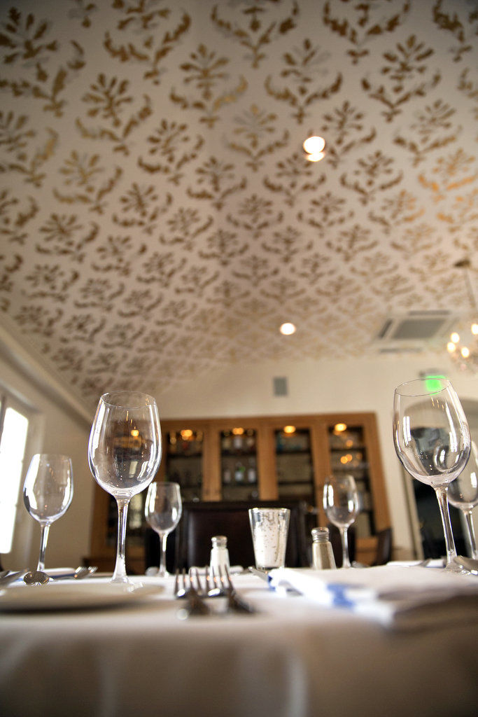 Tableau Restaurant Inside Le Petit Theatre Earns Three Beans New