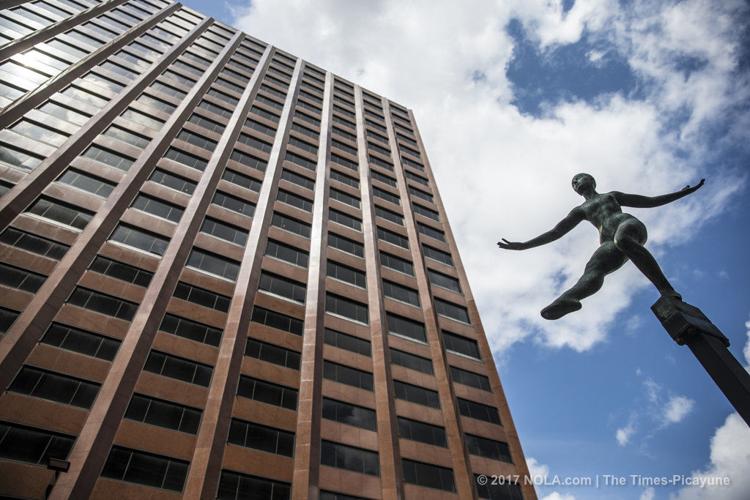 Descubriendo el arte de Enrique Alferez en el paisaje de New Orleans
