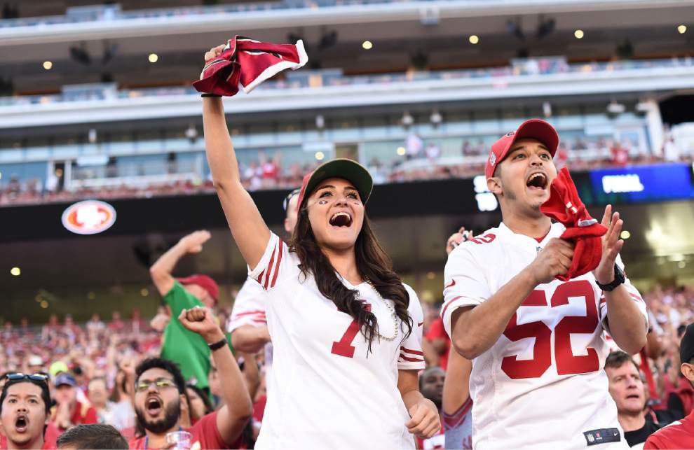 Levi's Stadium app makes use of Aruba beacons to help 49ers fans get around