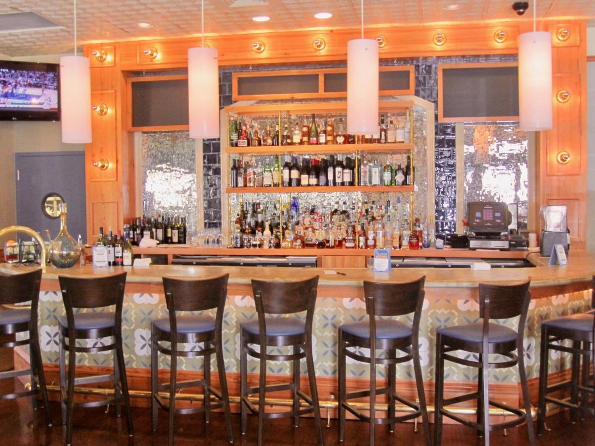 Ralph Brennan S Cafe B An Anchor In Old Metairie Will Close By