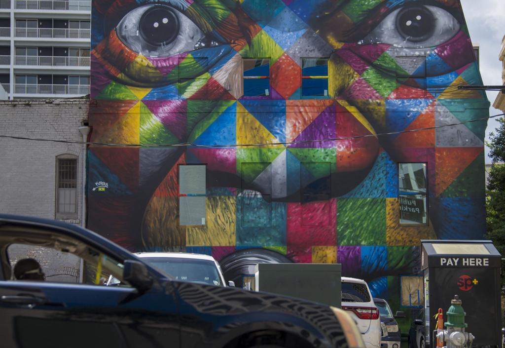World Renowned Street Artist Kobra Paints Huge Satchmo Portrait In