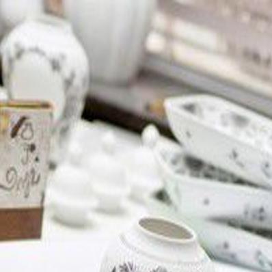 400 Year Old Delftware Is The Latest Home Decor Trend Home