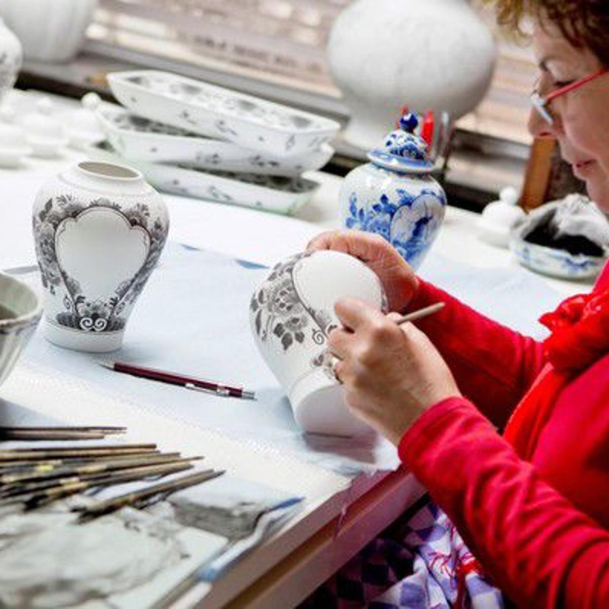 400 Year Old Delftware Is The Latest Home Decor Trend Home