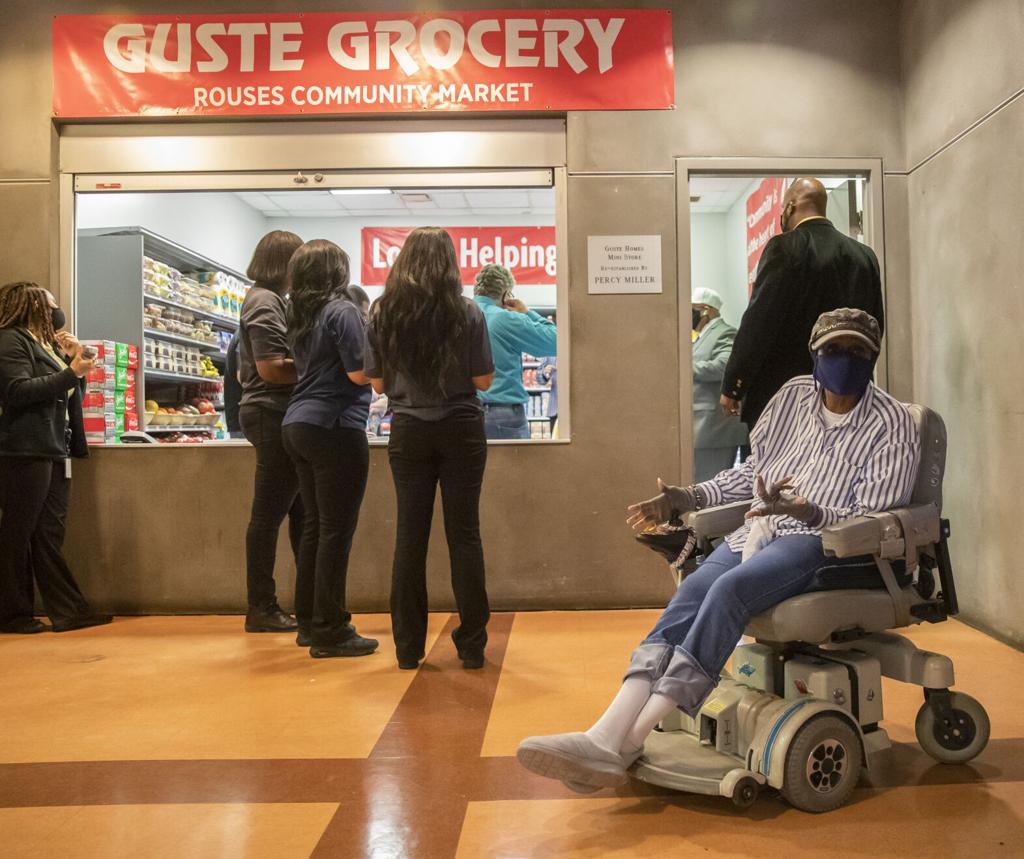 Photos Master P And Rouses Market Bring Guste Elderly Disabled Residents A Tiny Grocery Store Photos Nola Com
