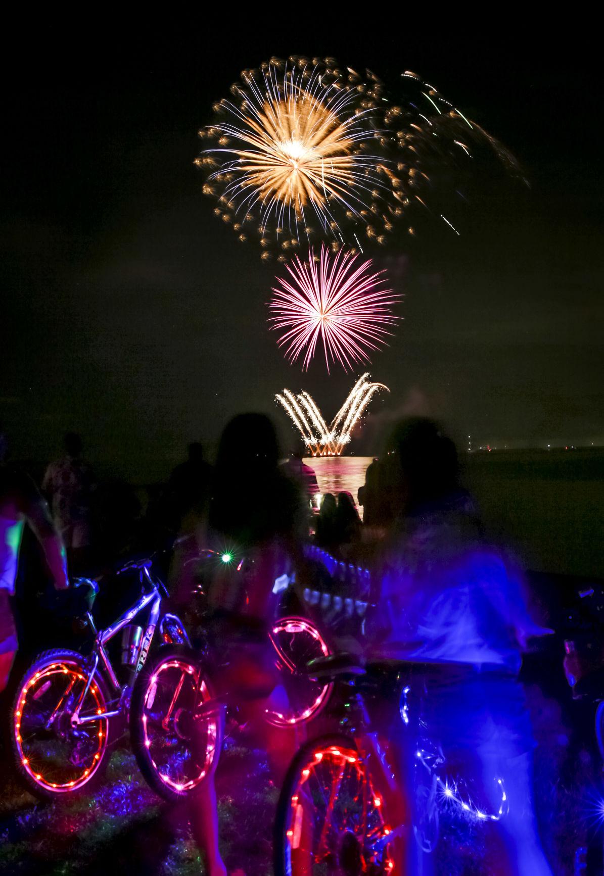 Photos Fourth of July fireworks a blast on the Mandeville lakefront