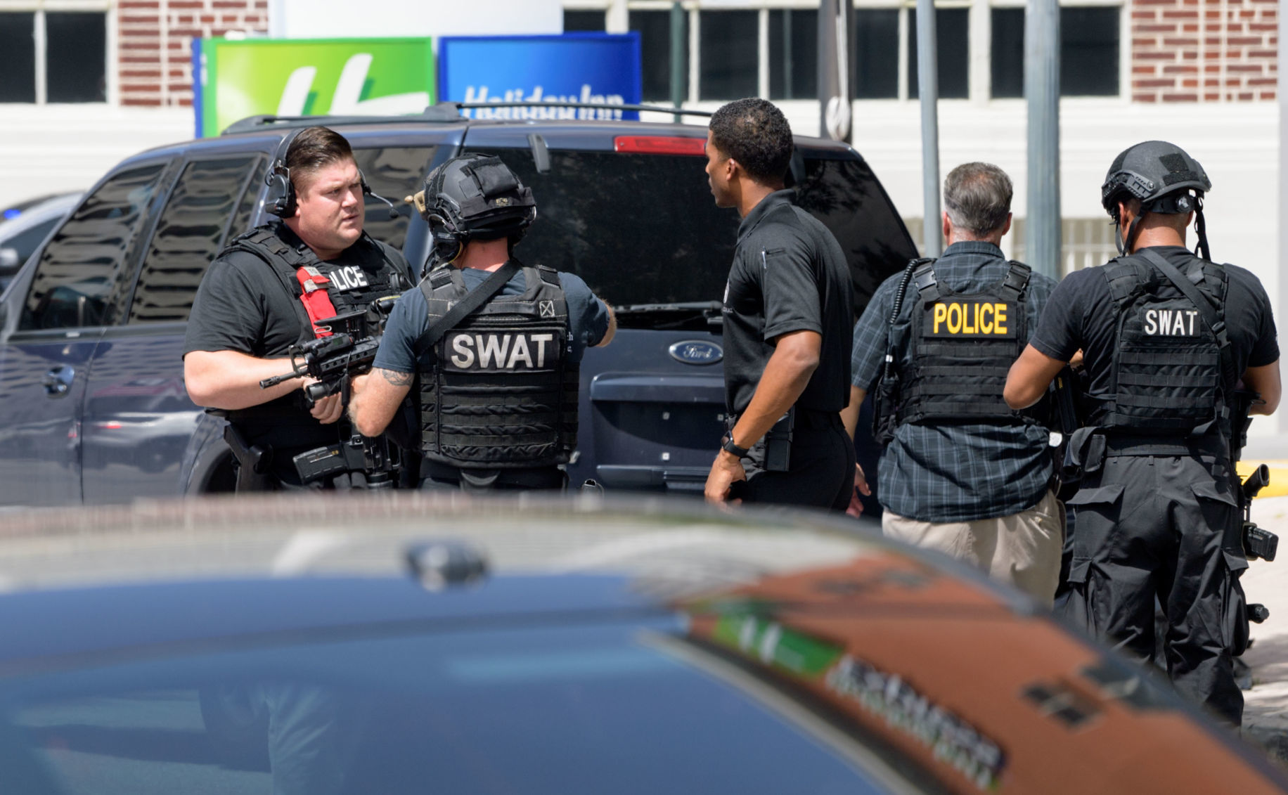 New Orleans Police: 3 Suspects At Large After Shooting In CBD Kills Man ...