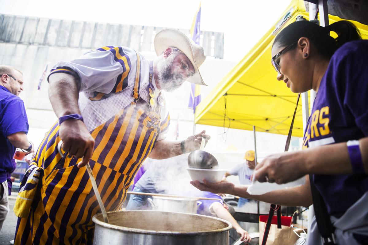 Two 20 Year Old Lsu Tailgating Parties Join Forces For A