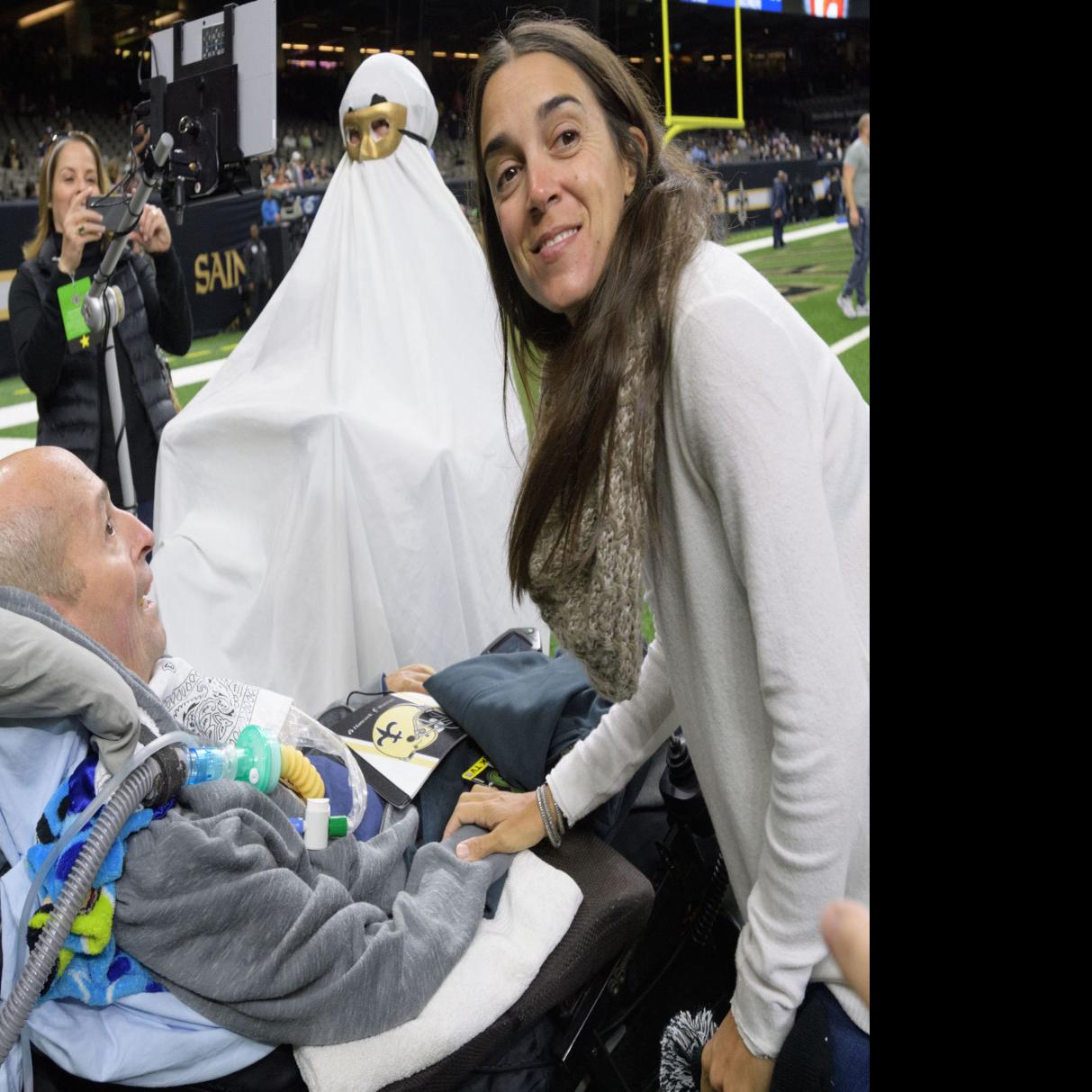 steve gleason brings carmelo diaz a puerto rican suffering from als to saints bears game saints nola com steve gleason brings carmelo diaz a