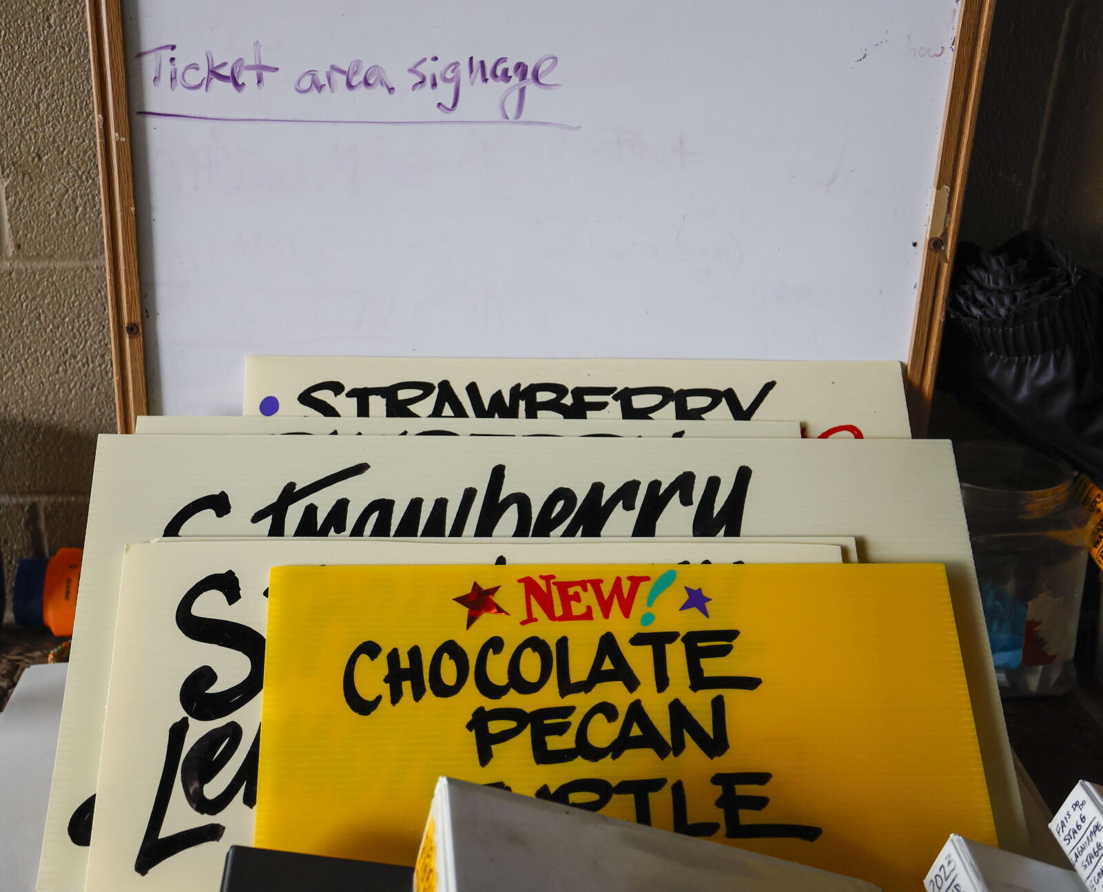 How Nan Parati draws 3,000 signs for New Orleans' Jazz Fest