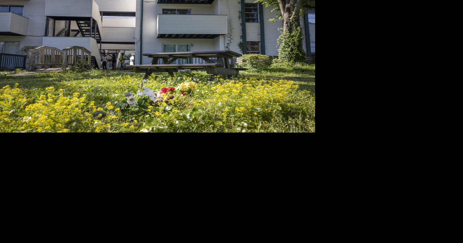 Photos City Hall helps remaining residents move from neglected Algiers