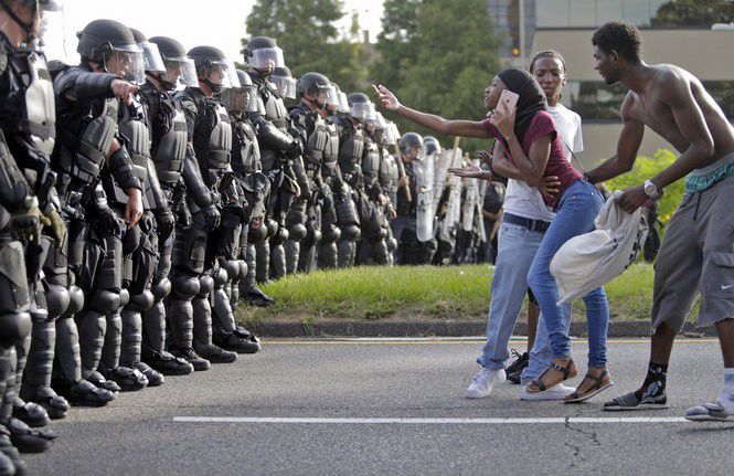 Alton Sterling Shooting: Images From Baton Rouge The Week After | Crime ...