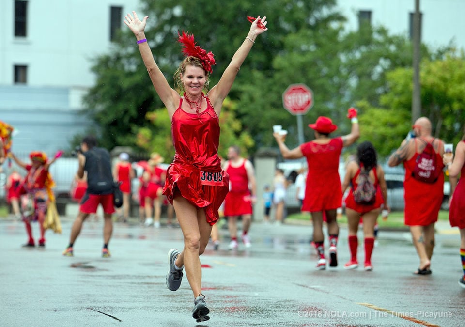 Red Dress Run turns 25 with another sudsy scurry through the French