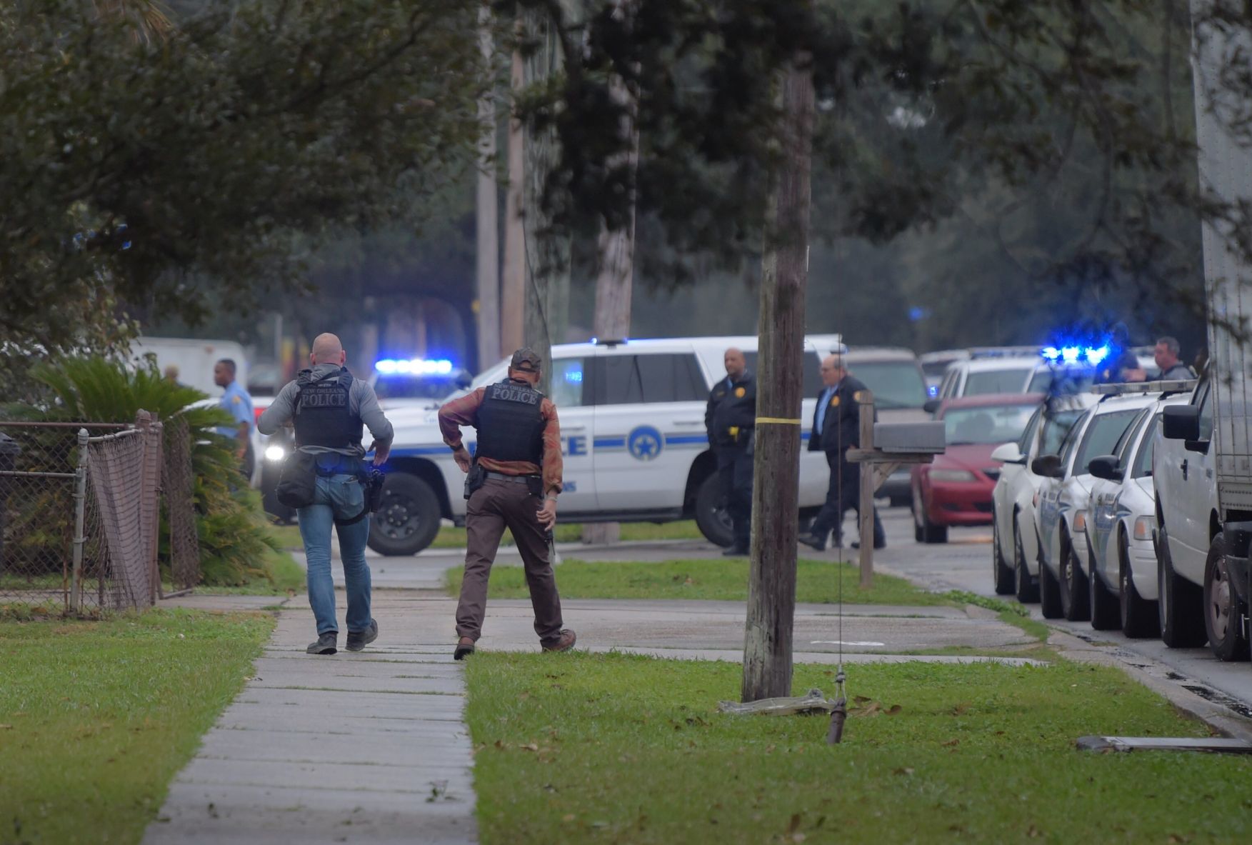 Man in custody after exchanging gunfire with NOPD officer in Gentilly ...