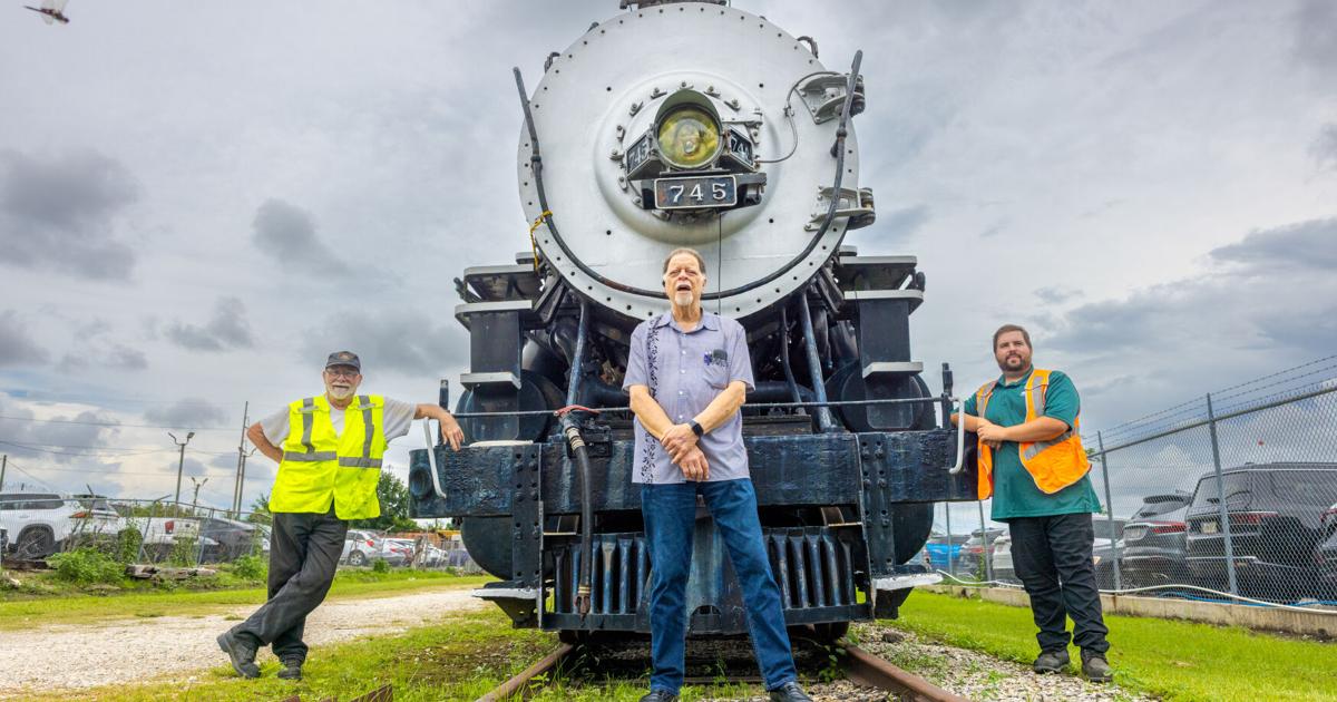 These 'train nuts' have a mission: Find a century-old New Orleans steam engine a new home.