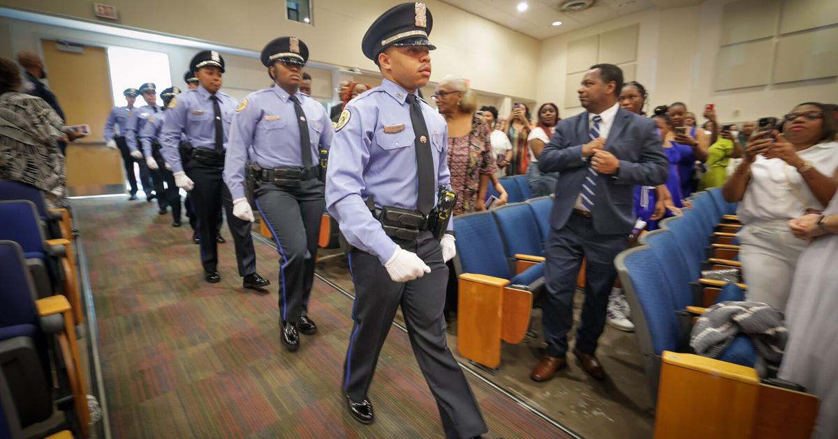 Nopd Roster Photos: NOPD graduates the 13 members of Recruit Class #200 | Photos ...