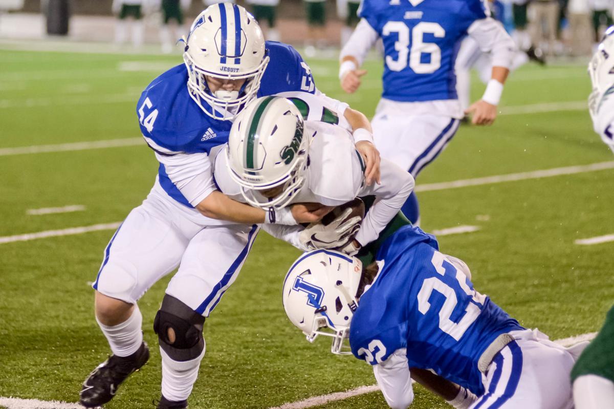Jesuit Dominates Shaw In 33 0 Division I Football Playoff Victory