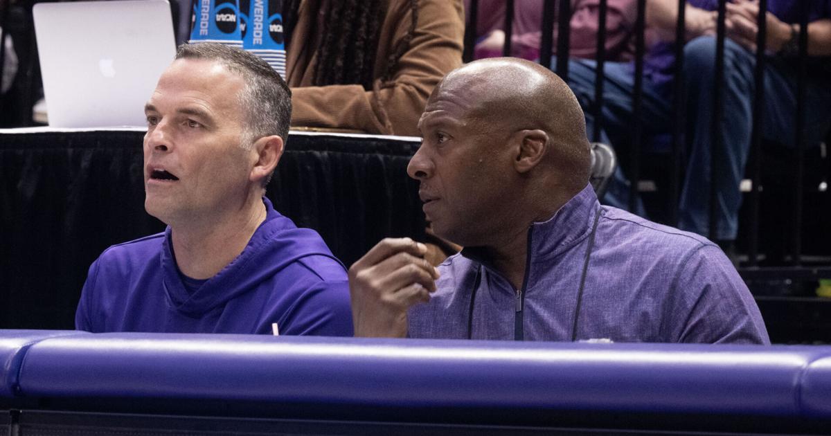 Scott Rabalais: As losses mount, a reckoning approaches for LSU basketball's Matt McMahon