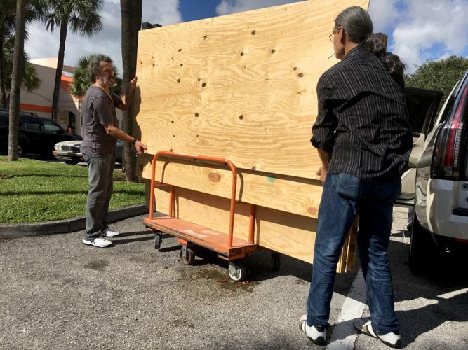 Hurricane Matthew moves through Haiti; Florida coast under hurricane(02)