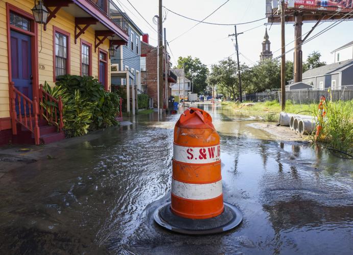 New Orleans Sewerage & Water Board discover Water in massive gusher on Clio Street OT Lounge