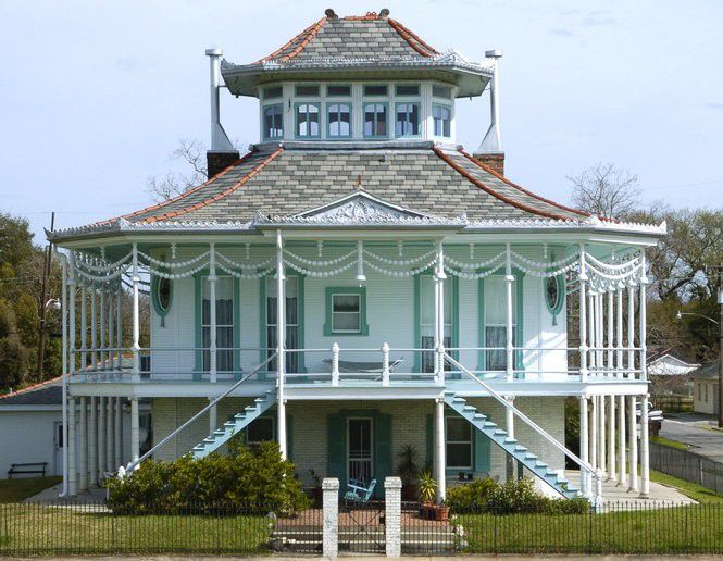 See the New Orleans Steamboat Houses through the eyes of architect Shannon French Home/Garden