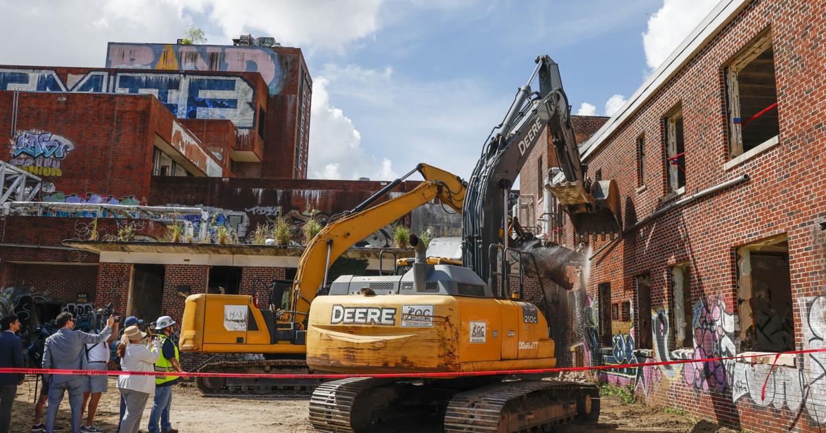 Photos: Lindy Boggs hospital demolition begins