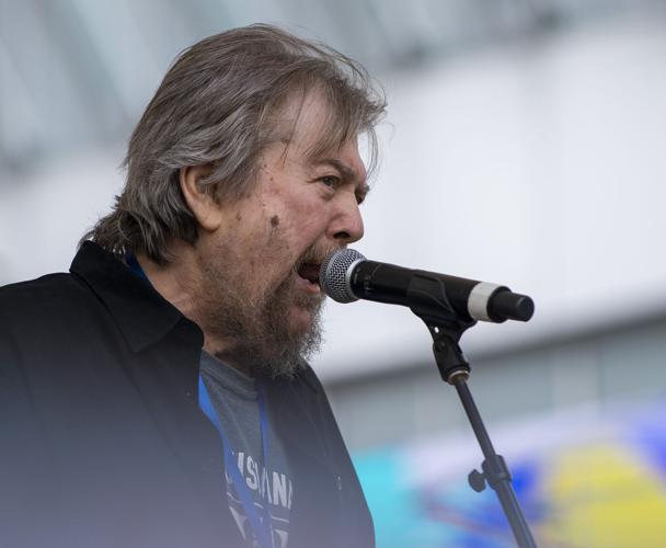 Luther Kent was New Orleans' "Big' blues and soul singer Keith Spera